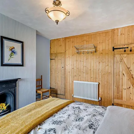 2 Bed In Oc-s32232 * Rowrah