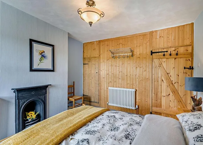 2 Bed In Oc-s32232 * Rowrah